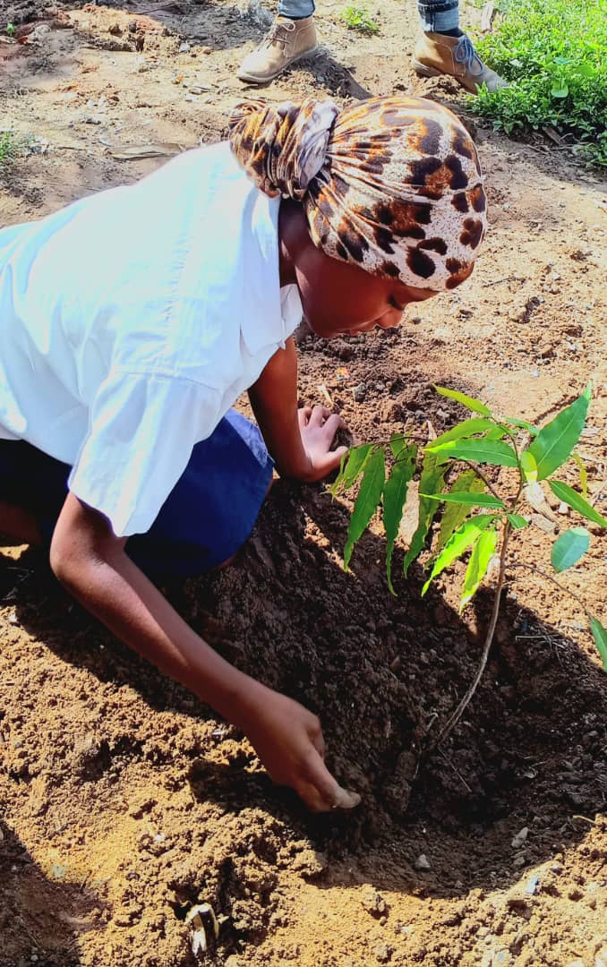 CsosAfrican's tweet photo. Many grassroots conservation organizations struggle not because of a lack of impact, commitment or vision, but because of a profound structural and cultural distance between dominant conservation paradigms and local realities. Do you agree? https://t.co/2TGXn03g2P