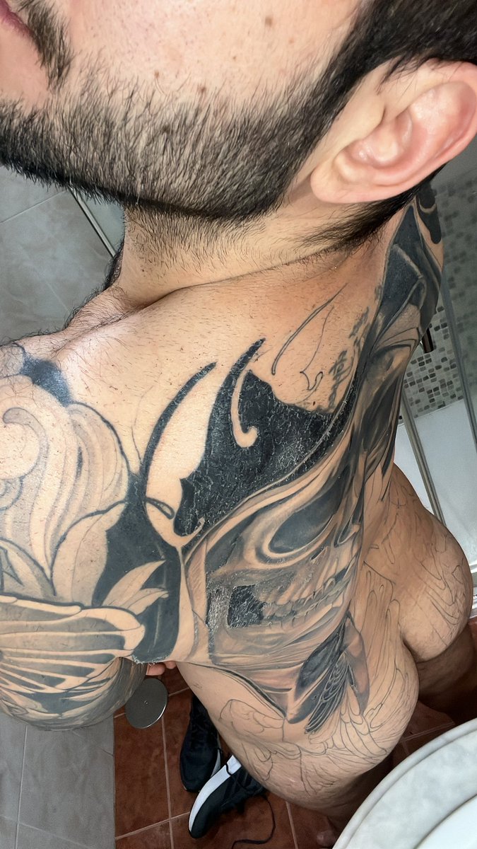 Gmtsis's tweet photo. Cómo va quedando el tatu? https://t.co/6IdCXF3WUz