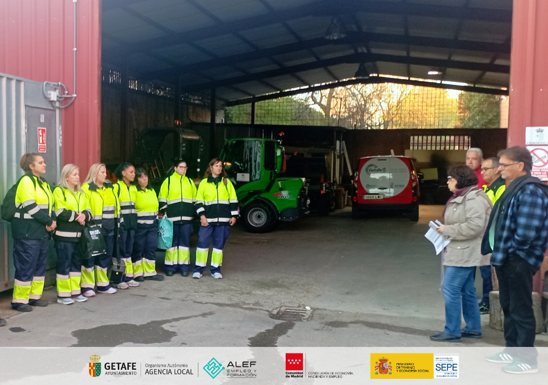 alefgetafe's tweet photo. 🌱 Nuevo paso: incorporación al trabajo en jardinería 🌿

Los participantes, como peones de jardinería, del Programa de Empleo-Formación para la Cualificación Profesional de Mayores ya se han incorporado a sus puestos de trabajo.

¿Dónde se han incorporado?
🔹 14 en Parques y Jardines
🔹 2 en GISA
🔹 1 en el Polideportivo
🔹 3 en el Centro de Formación Cerro Buenavista

👏 ¡Mucho éxito en esta nueva etapa y gracias a los equipos por su acogida!

#Formación #Trabajo #Empleo #Jardinería #Getafe