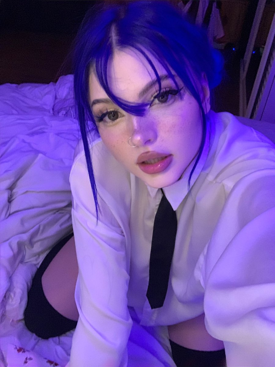 Hehe schoolgirl? https://t.co/r2T9WdKvBP