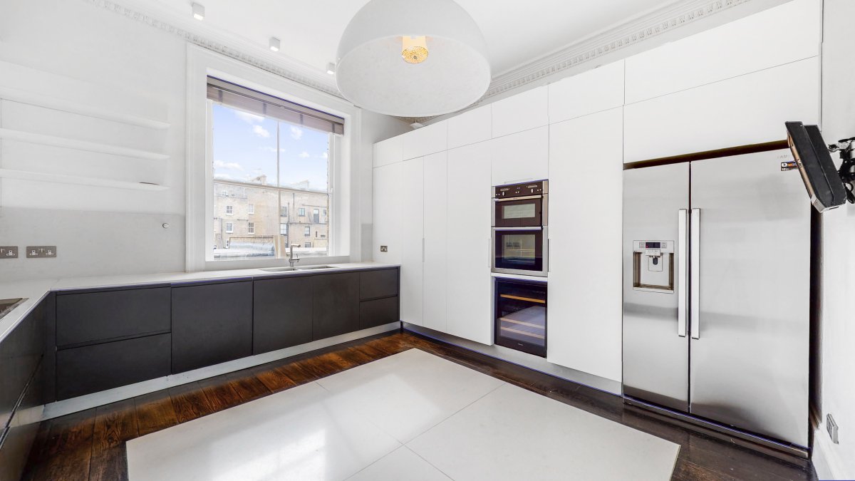 abbey_spring's tweet photo. New to market - 3 Bed Apartment, Queen's Gate Terrace, South Kensington, SW7, £2,950,000. View details: https://t.co/KBrbyRsfbT https://t.co/rkmgzxoAKX