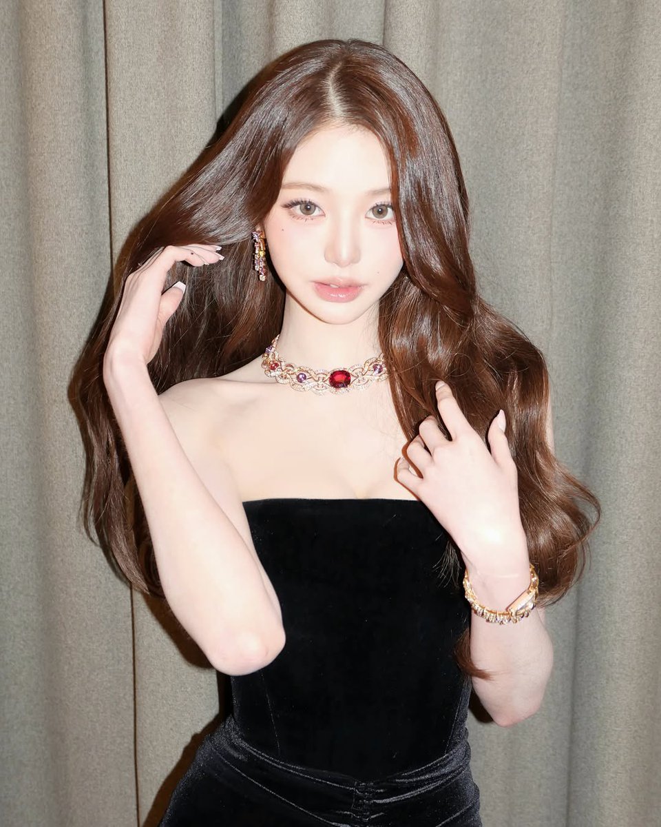 no context wonyoung tweet media