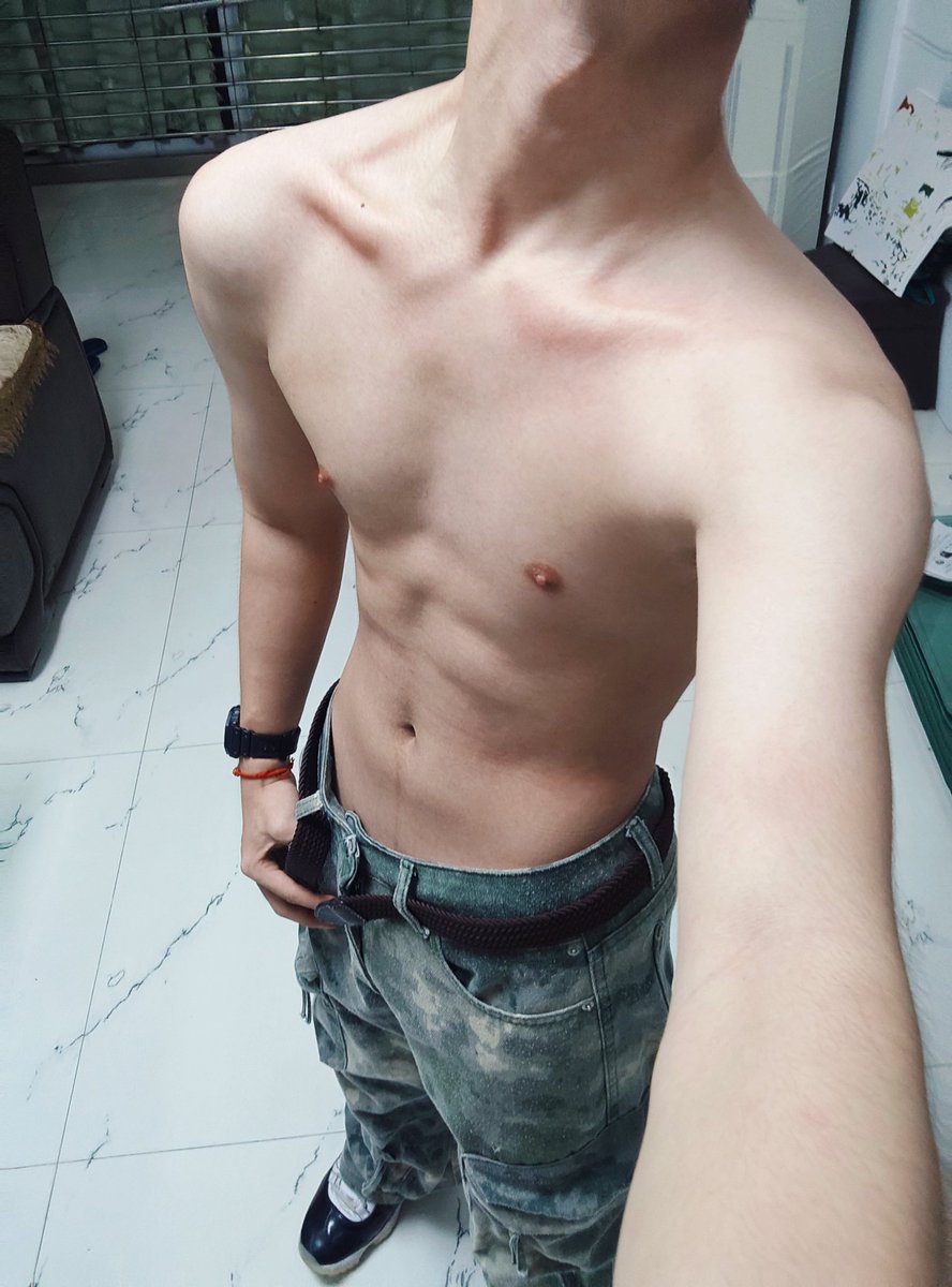 黑皮男高 tweet media