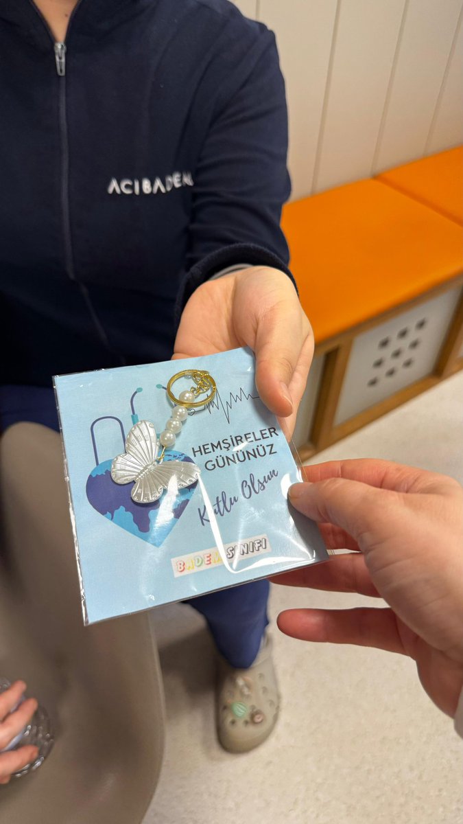 istmemoip's tweet photo. “Öğrenerek İyileşiyoruz” projemiz kapsamında; sevgi, sabır ve özveriyle görev yapan, öğrencilerimizin ve hastalarımızın yaşamlarına umut olan tüm hemşirelerimizin Hemşireler Günü’nü kutluyoruz. 🌿

Tedavi sürecindeki çocuklarımızın yanında yalnızca sağlık desteğiyle değil; https://t.co/O3TfXSC7nl