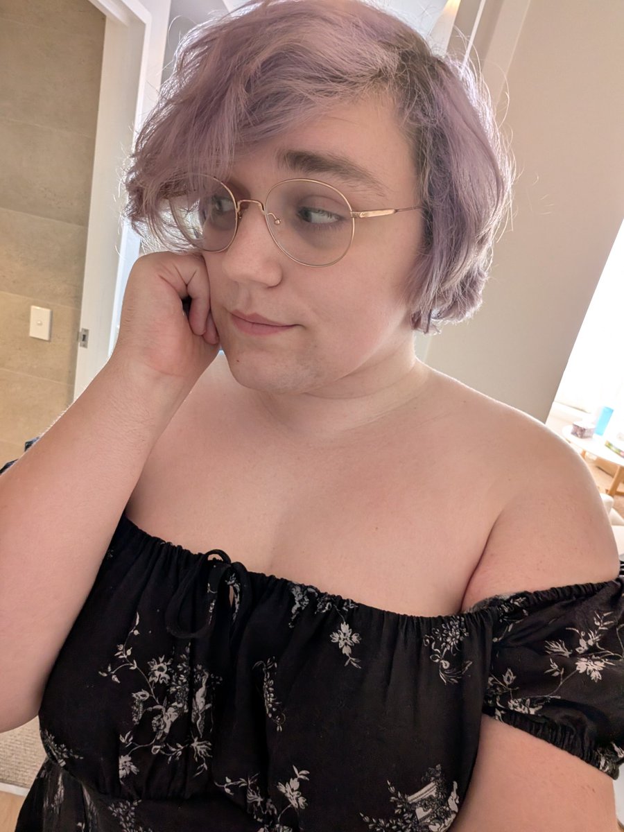 sathiccbimbo's tweet photo. Off the shoulder dress is so goood https://t.co/KqBeKoFqtz