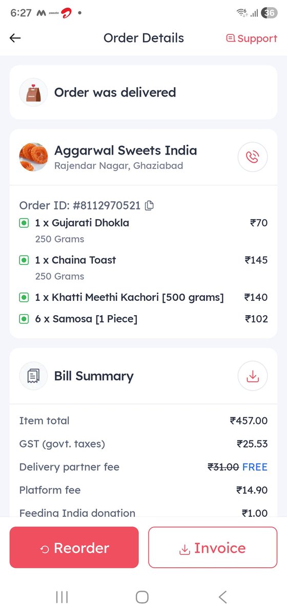 nm_hs_rms's tweet photo. @zomatocare @zomato I ordrered thru u and when i rcvd i found 1 item was missing.. I clikd pic of pkt and complained to zomato on app.. But , they didnt trust me,  clearly said they cant refund as they are unable to contact restaurant This is disgusting. Chaina toast is missing. https://t.co/xLaLSq9jPy