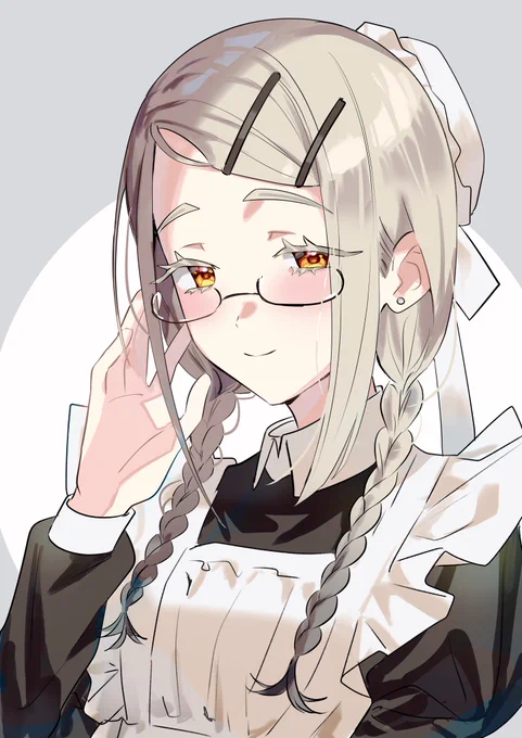 クラシカルメイド三つ編みメガネ篠澤広