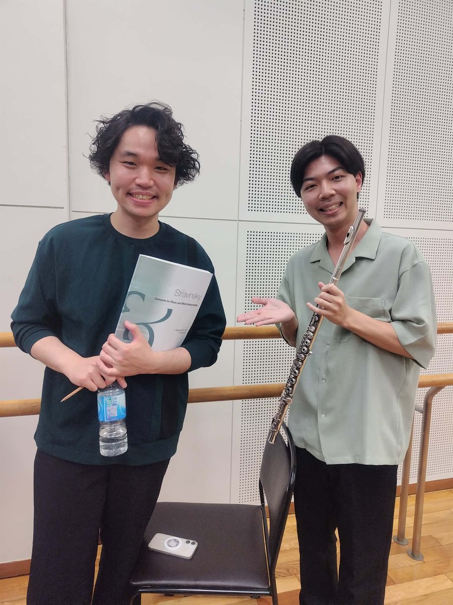 akua0117_Fl's tweet photo. 東京吹奏楽団 第72回定期演奏会
ソリストはピアニスト高木竜馬さんです🎹
なんと同じアパートに住んでいました？！驚きのご縁の記念に📷

ご来場お待ちしております！ https://t.co/HOFNle6Tv4