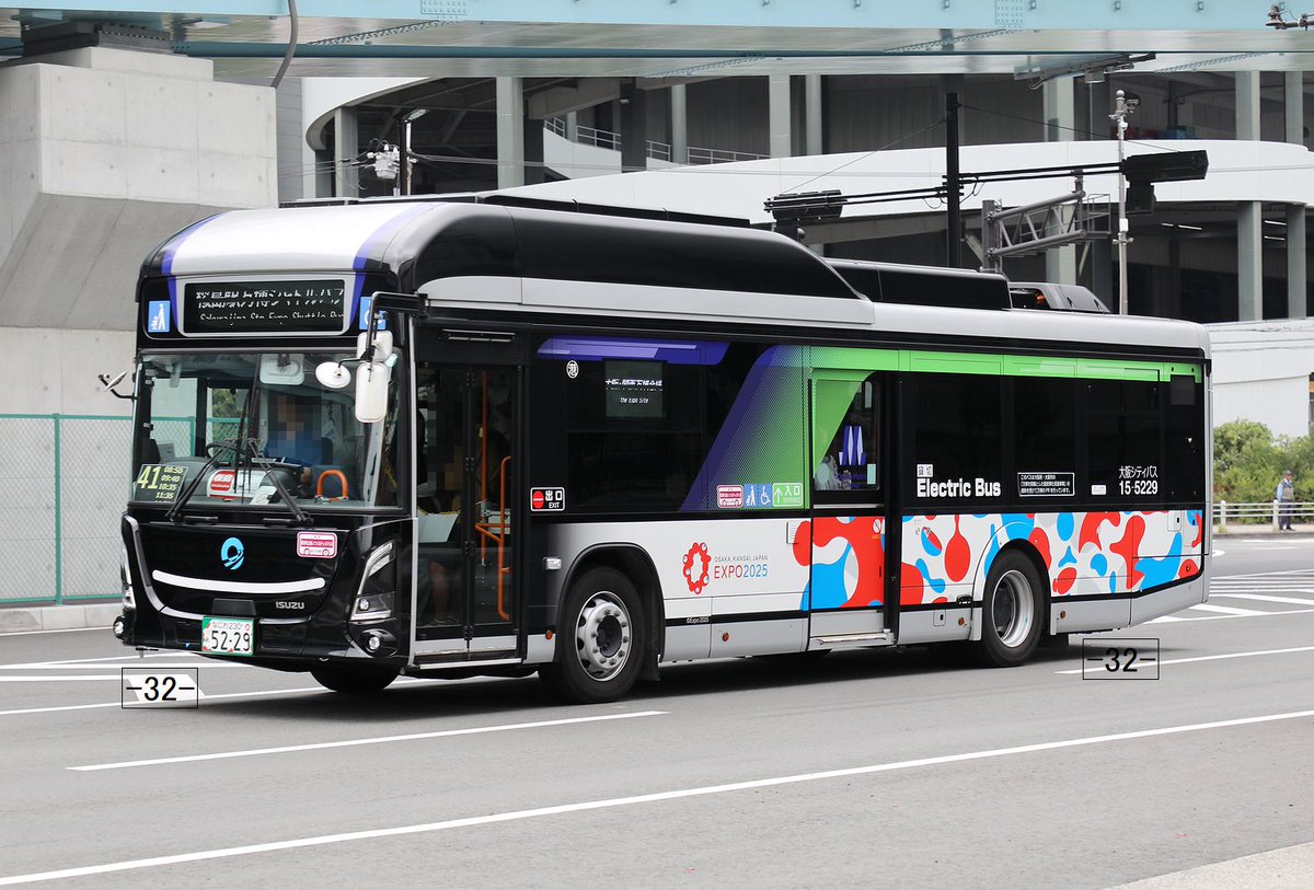 大阪シティバス Osaka City Bus なにわ230あ5239 ZAC-LV828L1 港15