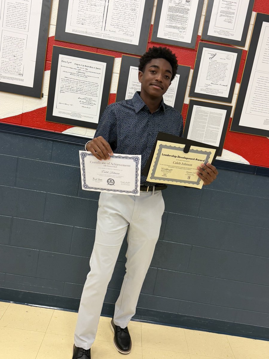 4calebjohnson's tweet photo. Take care of business in the classroom too📚 #Honors #Leadership #awards  #STUDENTATH #QB #ATH #Football #Track https://t.co/WvAOoVRGm5