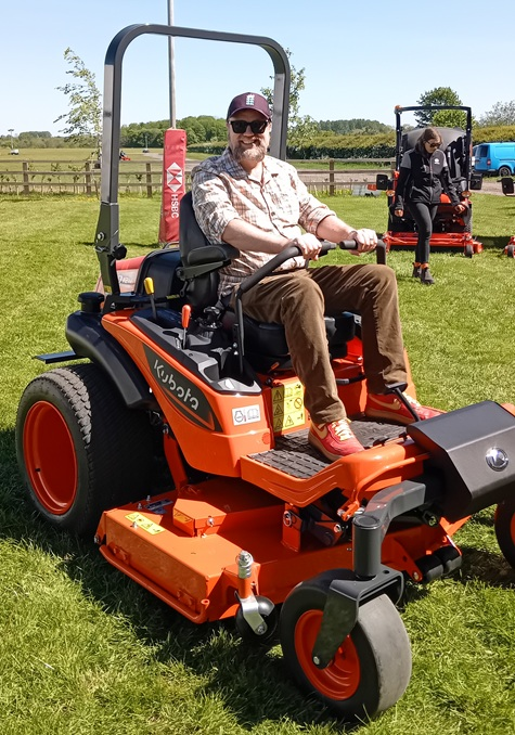 TurfProUK's tweet photo. Groundcare is evolving fast. 🌱🚜
From growing demand for zero-turn mowers in the UK to the rise of sub-£10k compact tractors, our roaming editor Steve Gibbs visited #Kubota HQ to see how they're adapting. 👇
https://t.co/ey97EsUiCq

#Groundcare #TurfManagement https://t.co/t56U1IxfU9