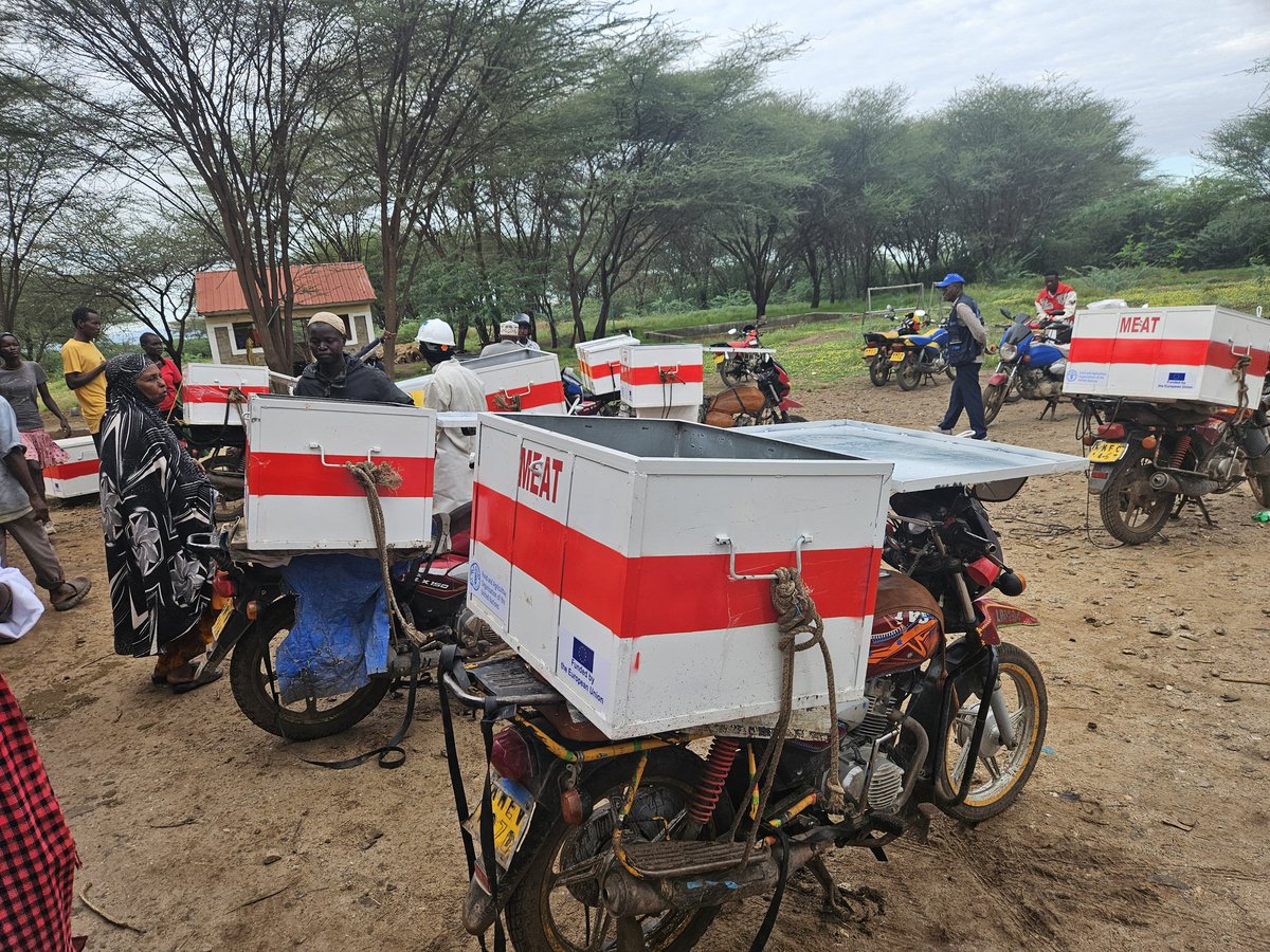 FAOKenya's tweet photo. Aaron is among  meat traders at Kakuma slaughter house. He was trained on safe meat handling &amp; today he used a standardised meat carrier box given by @FAOKenya through a @EUinKenya funded project whose goal is to build opportunities for refugees &amp; host communities self reliance. https://t.co/zGrOoqLKo8