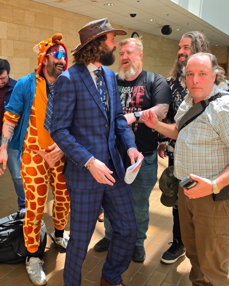 Robby Roadsteamer tweet media