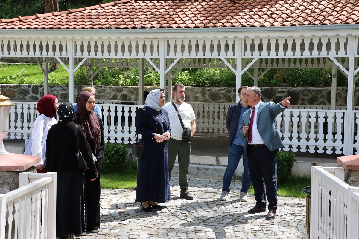 termalbld's tweet photo. Bugün Gökçedere Ortaokulumuzda paylaşmanın, dayanışmanın ve kitap sevgisinin en güzel örneklerinden birine hep birlikte tanıklık ettik. 📚

Okulumuza gerçekleştirdikleri anlamlı ziyaret ve kitap destekleri dolayısıyla TOKİ Güneşpark Evleri Kız Anadolu İmam Hatip Lisesi Proje Okulu idareci, öğretmen ve öğrencilerine teşekkür ediyoruz.

Paylaştıkça çoğalan iyiliklerin ve eğitime verilen desteğin daim olmasını diliyoruz. 🤍