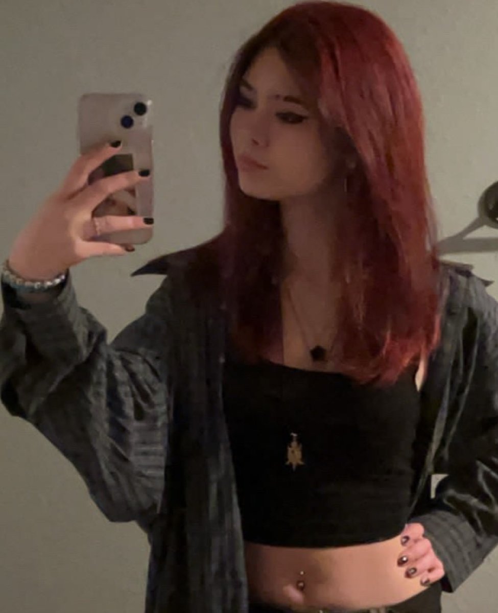 plateaury's tweet photo. If I opened telegram to sell would yall check there too?? Let me know!! https://t.co/lfJ2dY2wKZ
