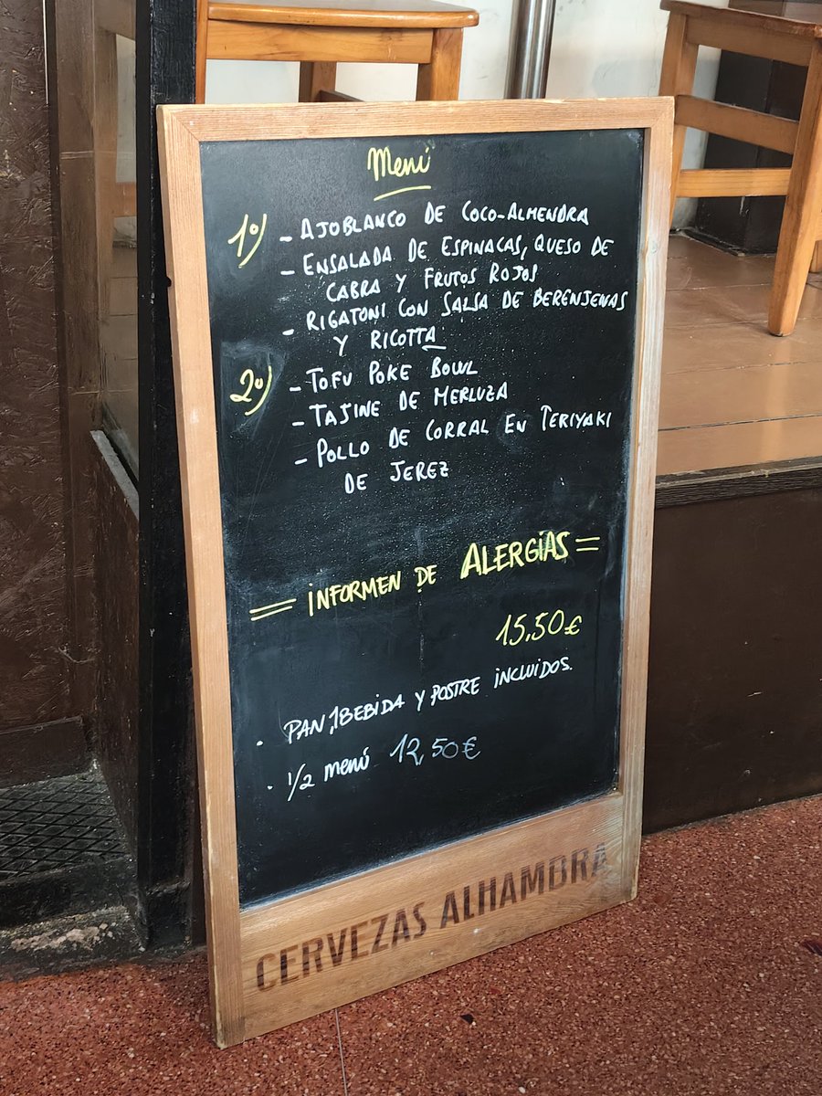frank_hodgkins's tweet photo. Miercoles de merluza en Casa Pachuco #Lavapies Alto #Madrid. https://t.co/fders3B4rw