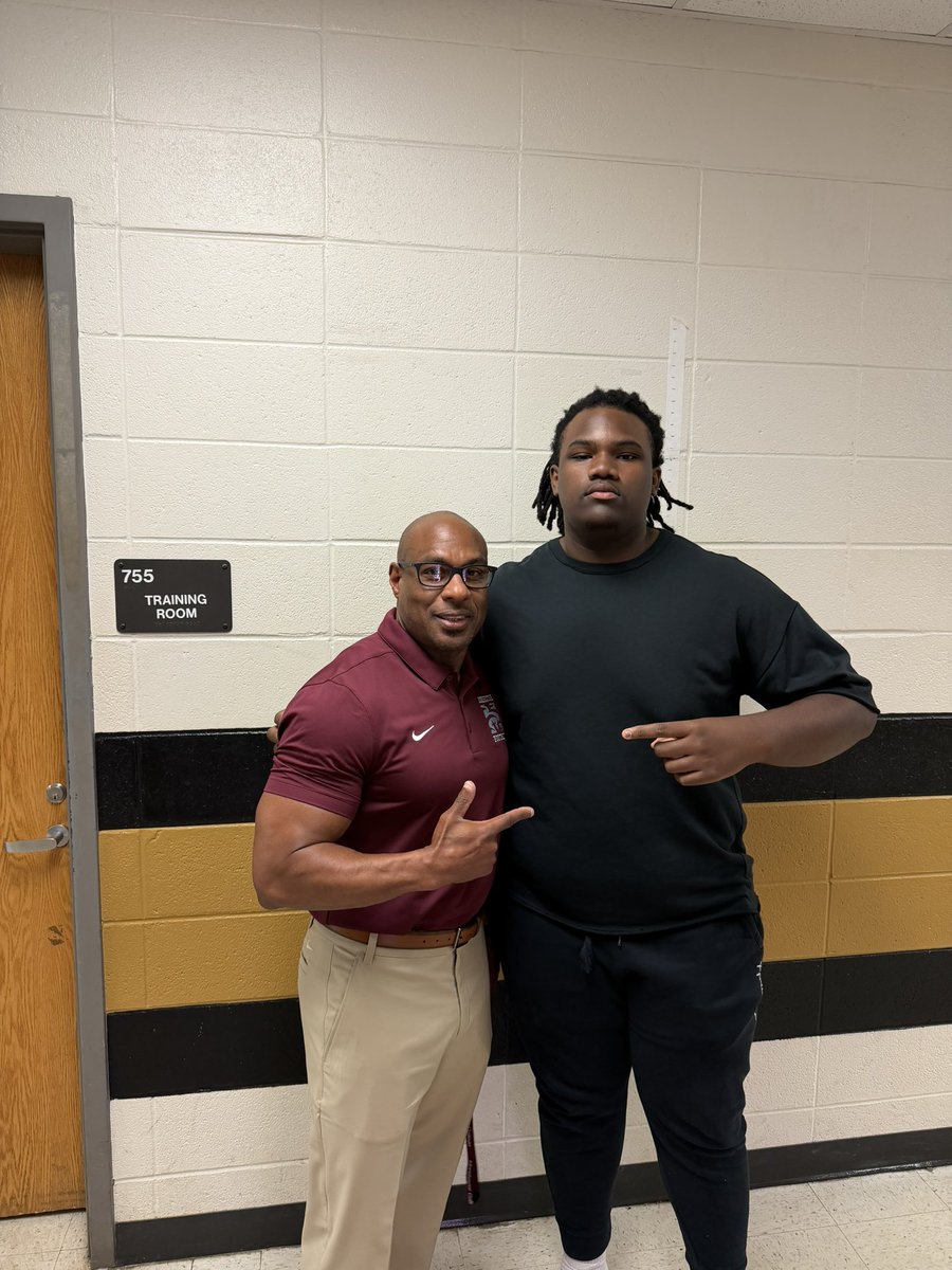 JJHunt_75's tweet photo. Huge Thanks to @malik_hoskins and @MorehouseFB for stopping by this morning!!

OFFERED ✅

@youngblood1641 @RecruitGeorgia @NEGARecruits @RecruitNE_GA @ncsa @vosrecruitng 
@MrCoachDrLee 
@db1ken @NjMerriweather_ @iamZayBrinson1 https://t.co/OYoMHztoX8