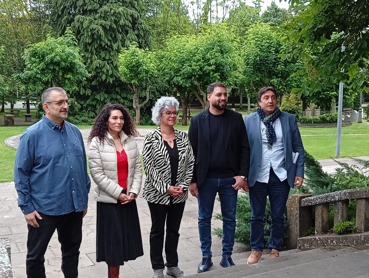 AytoBurlada's tweet photo. Burlada acoge el taller "Marco legal de lucha contra el racismo" de la mano de Gaz Kaló, La Fragua Projects y la Dirección General de Politicas Migratorias de Gobierno de Navarra.
Se ha presentado el proyecto europeo "Racial Justice and Empowerment" y la Guía práctica RJE 2026. https://t.co/Jx5OcQfUo5