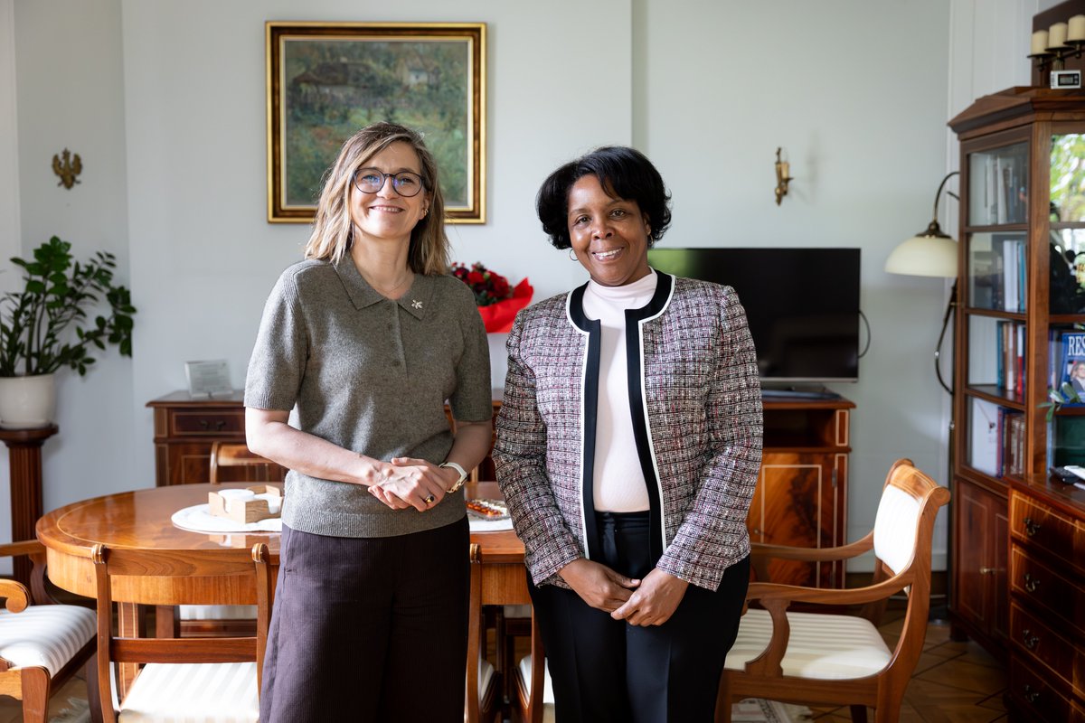 PolskiSenat's tweet photo. 🇵🇱🇨🇺 Spotkanie wicemarszałkini Senatu Magdaleny Biejat @MagdaBiejat z ambasador Kuby @EmbaCuba_Pol Ibete Fernández Hernández @IbeteH. https://t.co/bCK8j3fqsQ