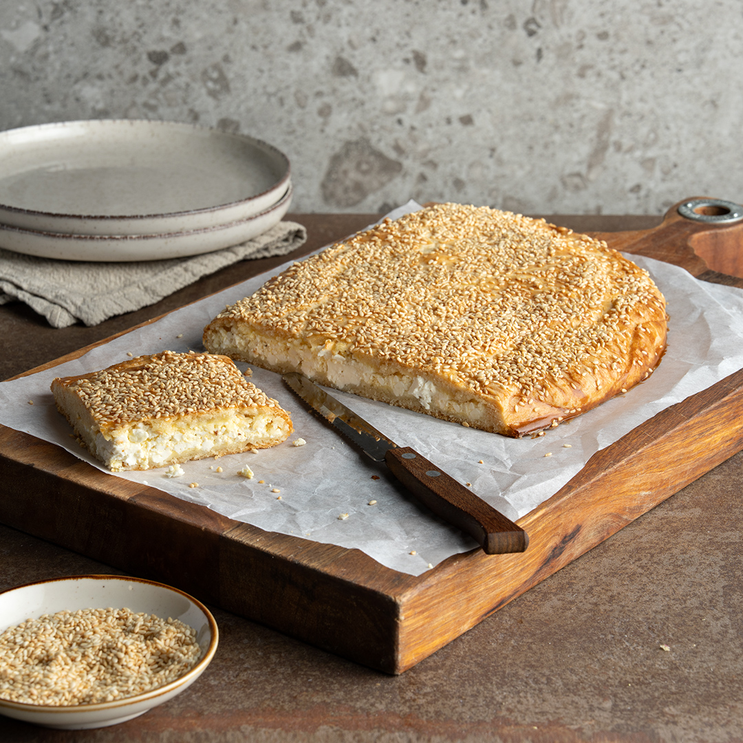 A_petretzikis's tweet photo. Στο σημερινό #KitchenLabTV σου ετοίμασα 3 άχαστες συνταγές: 
- μεγάλη τυρόπιτα κουρού (https://t.co/BajsH3HUNn)
- χταπόδι με κοφτό μακαρονάκι στη χύτρα ταχύτητας (https://t.co/7QybV2dSjL)
- healthy γλυκό ψυγείου με γκρανόλα (https://t.co/19Y4xKq1wG) 
Τα λέμε την επόμενη εβδομάδα! https://t.co/w4txKy3htO