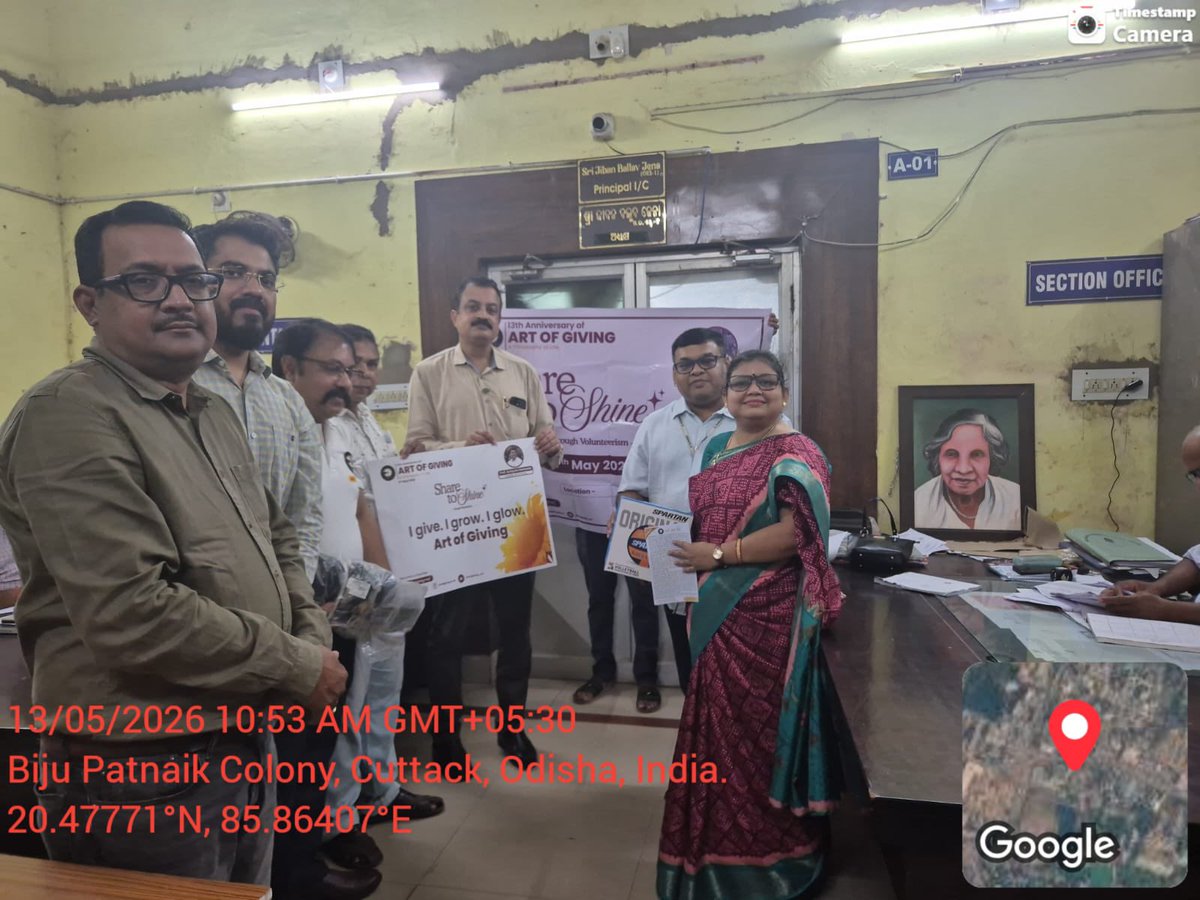 mkumar68805115's tweet photo. Celebrated  Art of Giving at Ravenshaw college and SB Wonens college Cuttack a global movement propounded by Dr AchyutaSamanta Founder KIIT &amp;KISS @achyuta_samanta @ksombbsr #ArtofGiving #SharetoShine https://t.co/WKQlG3wE35