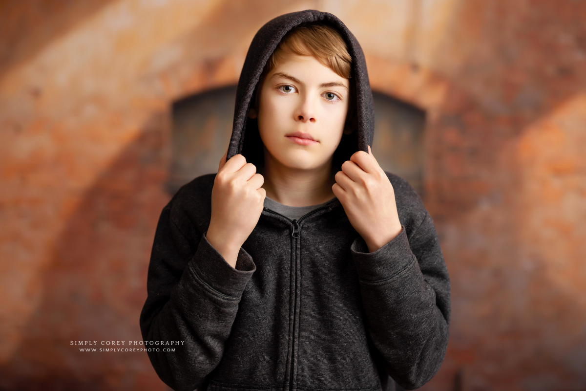 simply_corey's tweet photo. Because teens and their hoodies ... ❤️

. . .

Simply Corey Photography is located west of Atlanta, near Villa Rica, Douglasville, Newnan, and Carrollton, GA.

See more of my teen and senior portrait work on the website: https://t.co/u04XUUg4gf.

#atlantaphotographer https://t.co/g8kDxY8UCf