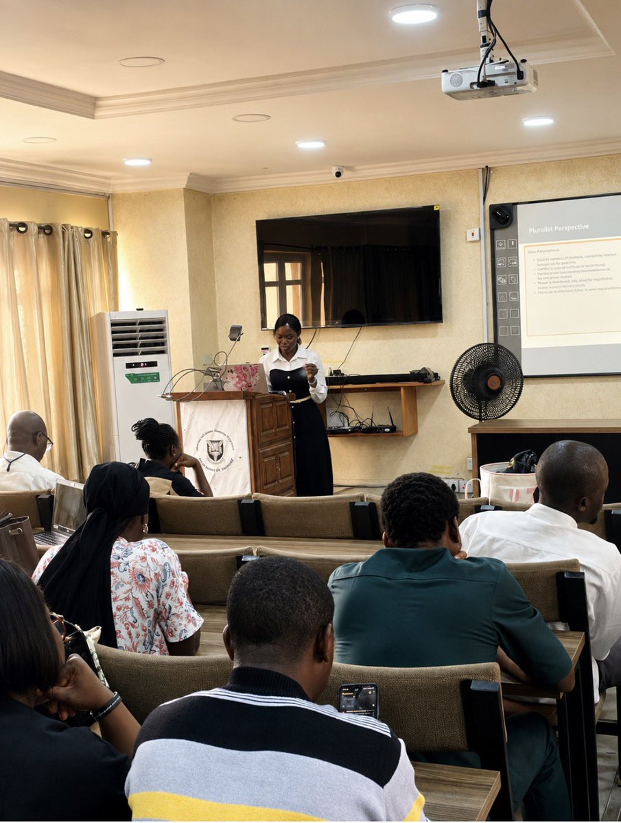 ComfortTheHR's tweet photo. A Day in the life of HR master’s student 
A theoretical framework presentation 
On Industrial Relations. https://t.co/rmkHJfRFtY