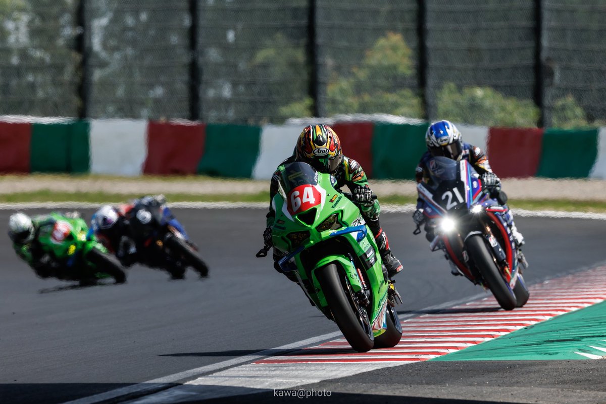 ryosukeiwato's tweet photo. 鈴鹿8耐 テスト無事終了！
⁡
これまでとは違い全日本シーズン中のテストとなり、チームとして設けたテスト項目に順守しました。
改善しないといけない事が沢山ありますが、取り組み続ける他ありません。自身のライディングにおいても改善していけるポイントがありそうです。
⁡
来週は全日本APテスト！
⁡
📸 @kawaphoto55