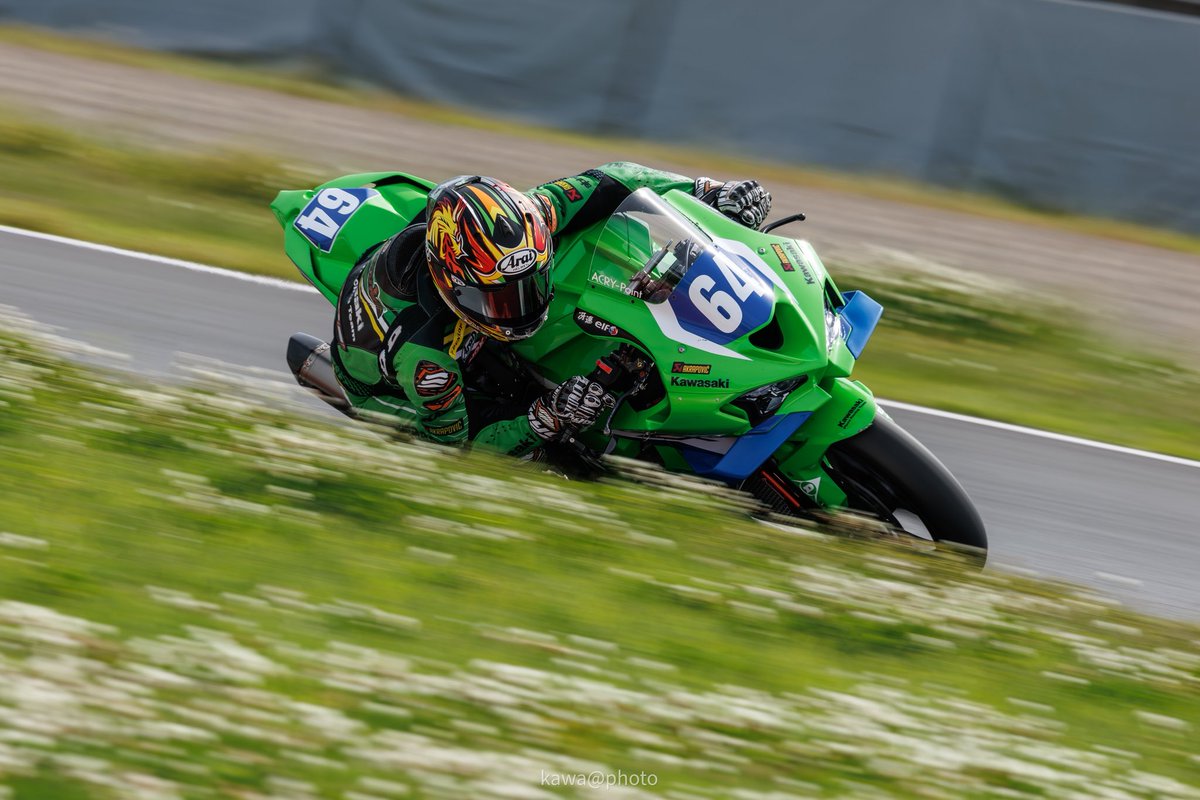 ryosukeiwato's tweet photo. 鈴鹿8耐 テスト無事終了！
⁡
これまでとは違い全日本シーズン中のテストとなり、チームとして設けたテスト項目に順守しました。
改善しないといけない事が沢山ありますが、取り組み続ける他ありません。自身のライディングにおいても改善していけるポイントがありそうです。
⁡
来週は全日本APテスト！
⁡
📸 @kawaphoto55