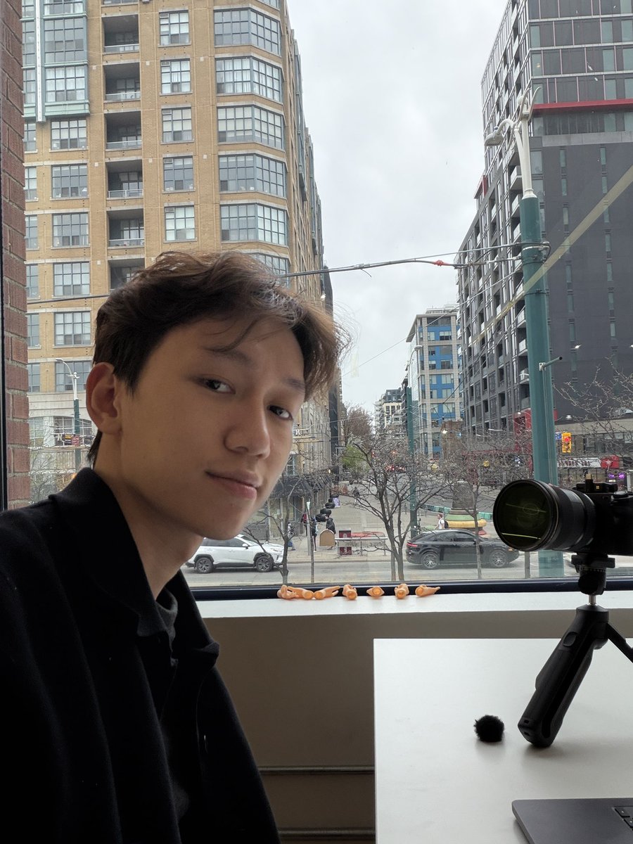 Tuan Le tweet media