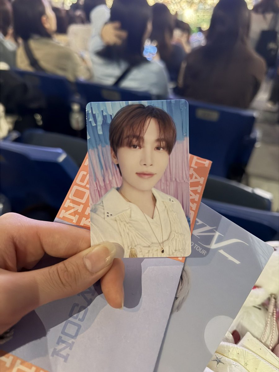 채화 tweet media