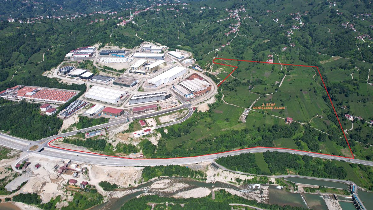 RizeVali's tweet photo. 📌Rize OSB’de 2. Etap Kamulaştırma Tamamlandı, Parsel Başvuruları Başladı

Valimiz Sayın İhsan Selim Baydaş, Karadeniz Bölgesi’nin üretim, lojistik ve dış ticaret vizyonunda stratejik bir merkez konumunda bulunan Rize Organize Sanayi Bölgesi’nde 2. etap için kamulaştırma çalışmalarının tamamlandığını belirterek, yeni yatırım alanları için OSB tarafından müracaatların alınmaya başlandığını ifade etti.

Rize Valisi İhsan Selim Baydaş başkanlığında gerçekleştirilen Rize Organize Sanayi Bölgesi Mayıs Ayı Yönetim Kurulu Toplantısı’nda, OSB’nin mevcut durumu, ikinci etap genişleme çalışmaları ve bölgede faaliyet gösteren fabrikalara ilişkin değerlendirmelerde bulunuldu.

Haber Detay👉https://t.co/kAV0gwLm7s

@ihsanselimb 
@rizeosb