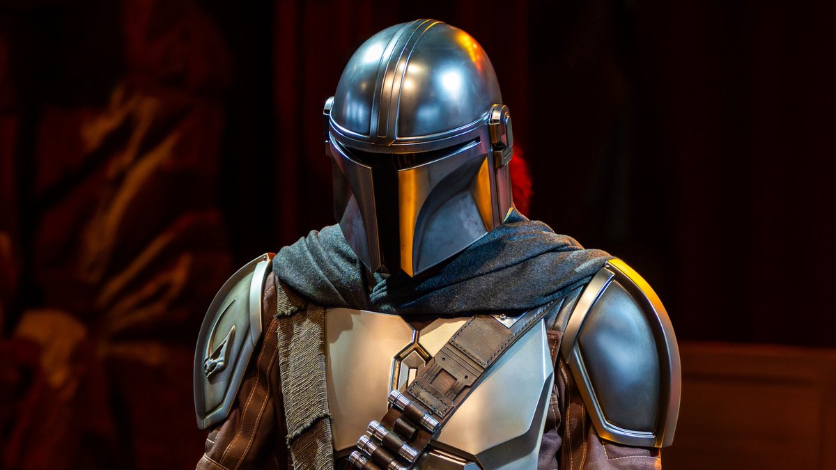 DisneyParis_EN's tweet photo. Are these the droids you're looking for? 💫
Meet the BDX droids, The Mandalorian &amp; Grogu in "BDX Droid Mission: An Unexpected Encounter" at the Videopolis Theater. https://t.co/dKLIRT7wxs