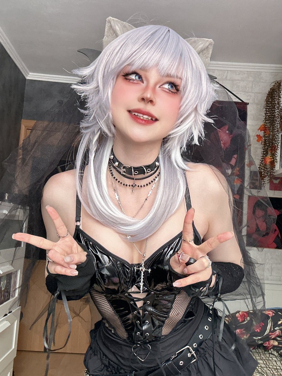 ErianDechart's tweet photo. Meow^^ #HonkaStarRail #ciphercosplay #goth https://t.co/FjKyjweUYf