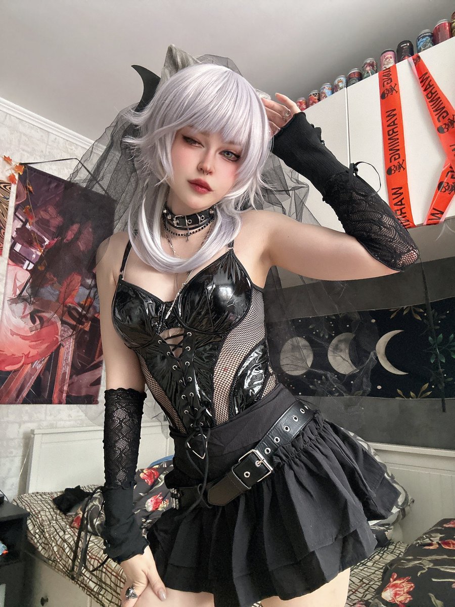 ErianDechart's tweet photo. Meow^^ #HonkaStarRail #ciphercosplay #goth https://t.co/FjKyjweUYf