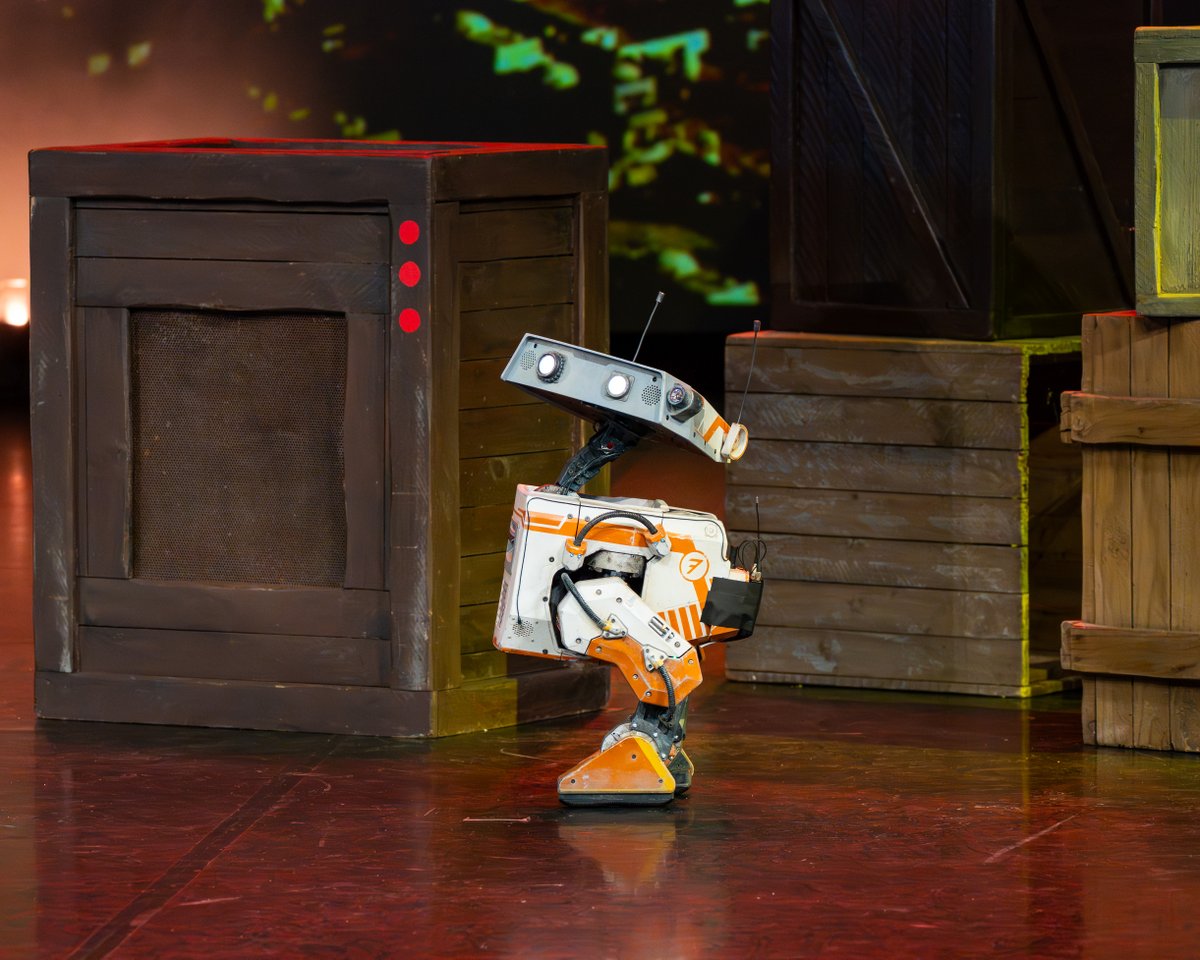 DisneyParis_EN's tweet photo. Are these the droids you're looking for? 💫
Meet the BDX droids, The Mandalorian &amp; Grogu in "BDX Droid Mission: An Unexpected Encounter" at the Videopolis Theater. https://t.co/dKLIRT7wxs