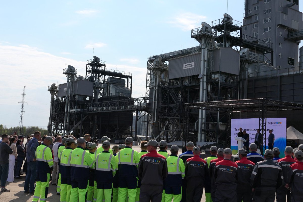 FertilizerDaily's tweet photo. Зерновой терминал рассчитан на единовременное хранение 100 тыс. тонн зерна, а его годовая пропускная способность достигает 450 тыс. тонн. Основными направлениями отгрузки станут порты Новороссийска, Ростова-на-Дону, Астрахани, Усть-Луги и Высоцка.
https://t.co/MNGLGPmOxp https://t.co/c6KlSsLzmJ