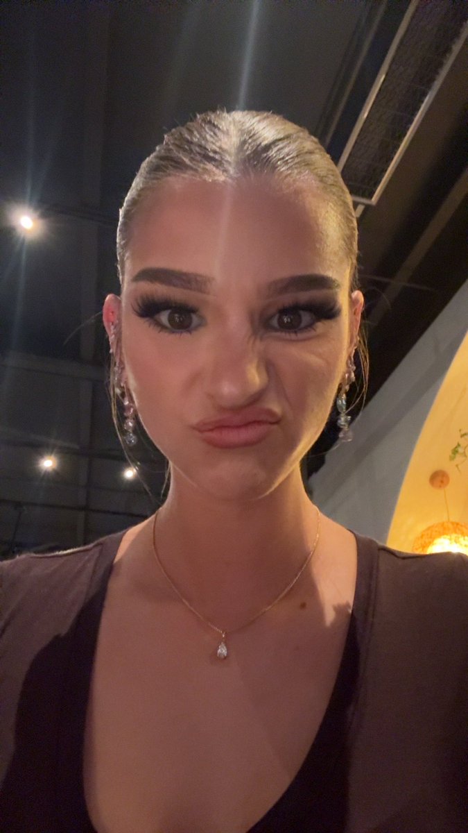 lily tweet media
