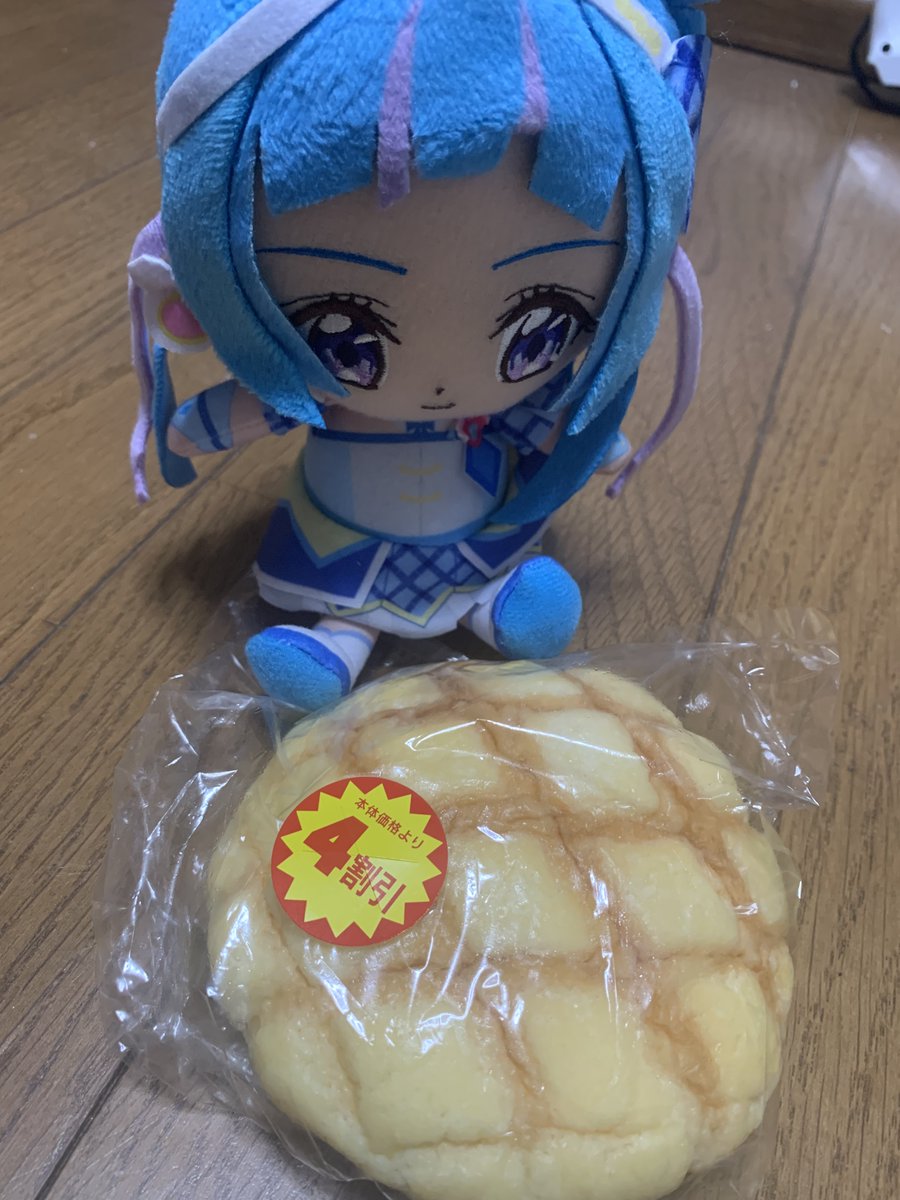 そうそう、今日の仕事帰りのスーパーに寄ってみたらメロンパンが4割引