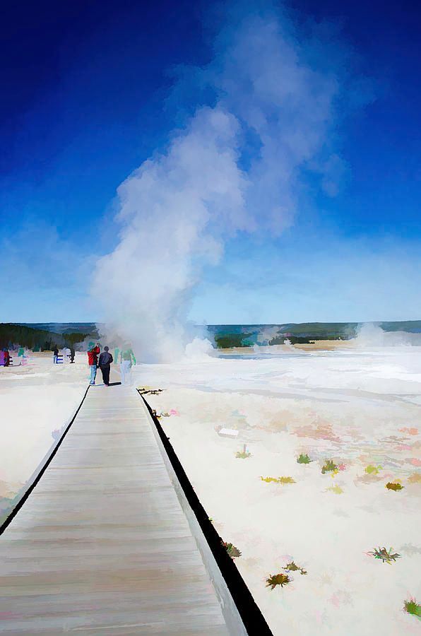 DebraMartz's tweet photo. A slight abstraction of people watching the Fountain and Morning Geysers located close to the boardwalk. Many others can be seen across the Fountain Complex area.
@debramartz
#Yellowstone #Fountain #geysers #thermals #boardwalk https://t.co/73gfCMEqFn