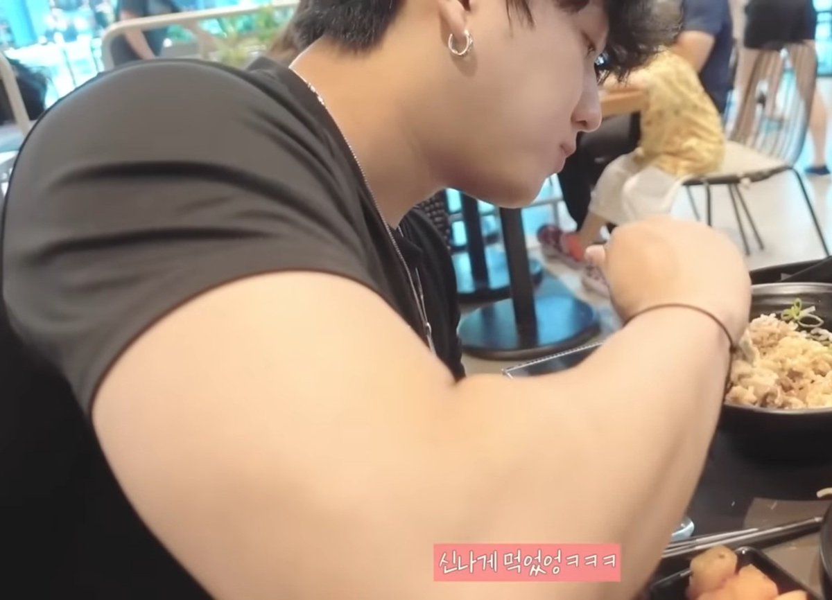 president of changseunglixville mangolover999₊˚✩彡 tweet media