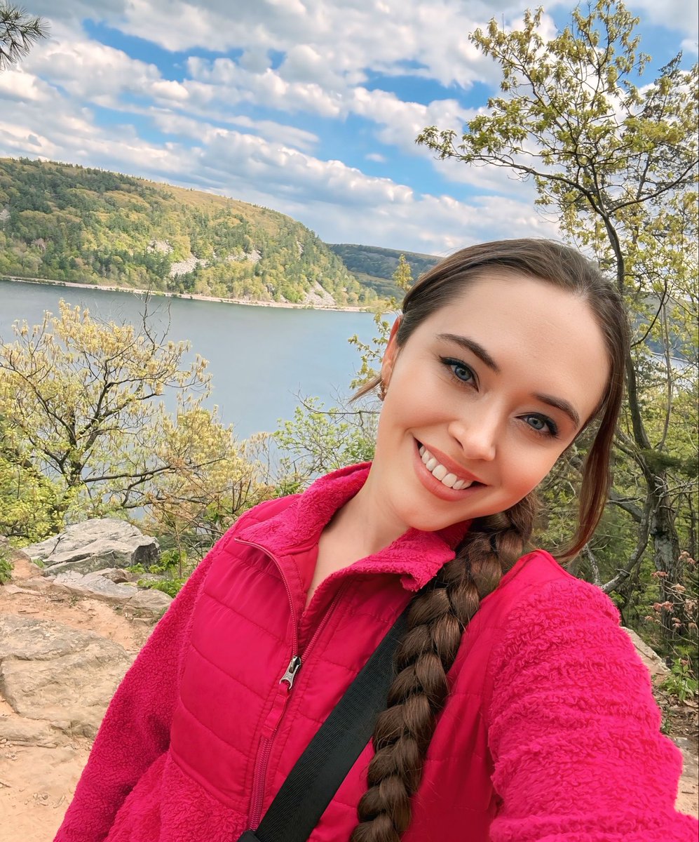 Alyona tweet media