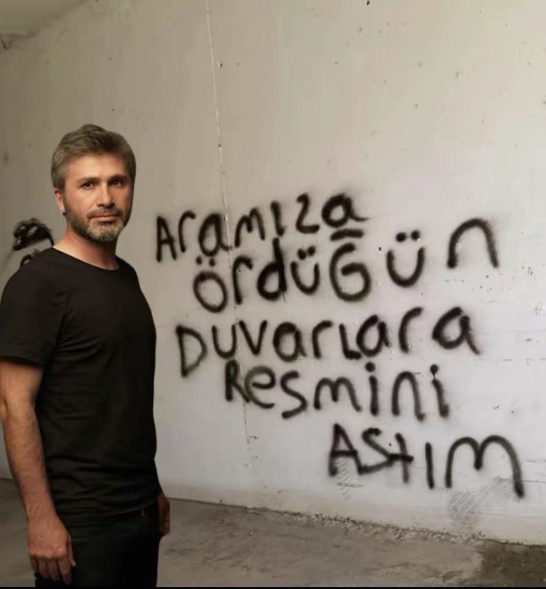 sudeaddictcoffe's tweet photo. güneş duru-dün gece resmini öptüm de yattım https://t.co/ApBbrVolwl