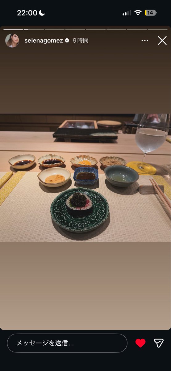 Chelle_sel01's tweet photo. そろそろ日本に来ませんか？？@selenagomez https://t.co/MkhD4BCPVY