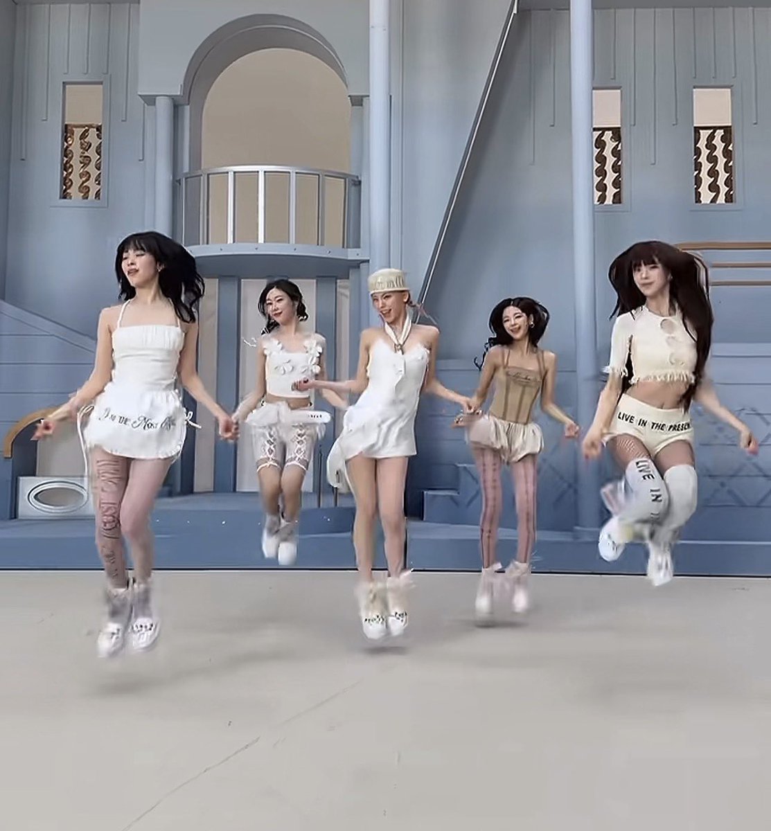 ⋆.dei’s motto🍭🐝.˚ tweet media