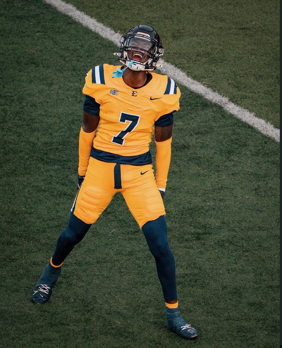 RobertH4mpton's tweet photo. Blessed to receive an offer from East Tennessee University !! @CoachMosah 
@Coach_Houn @BokeyFootball @GreatCeaser27 @CoachTate_12 @DavidCarneyJr https://t.co/XECEQHZCtB