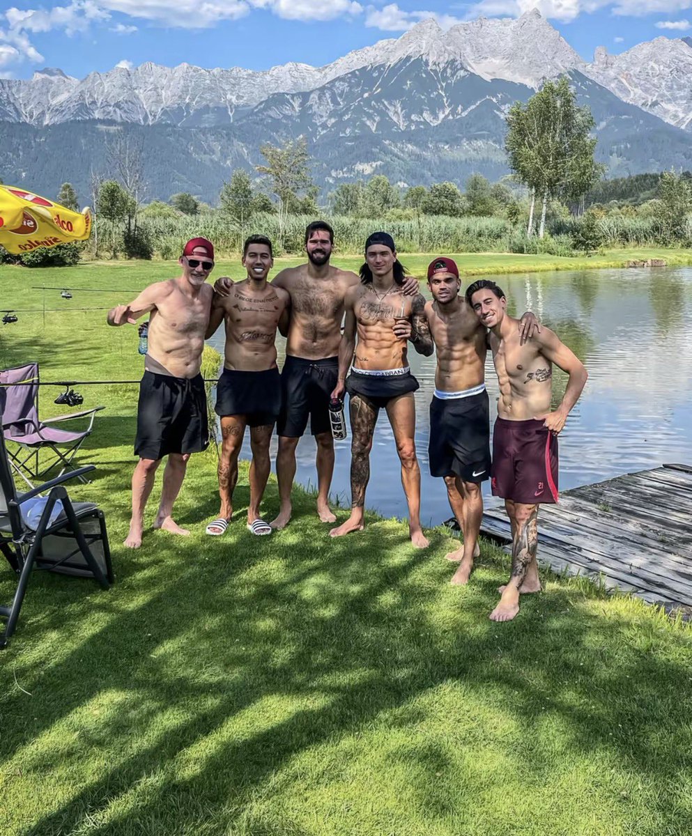 BIGEMMYLFC's tweet photo. Good old times🥀 https://t.co/jKVOyfmw4c