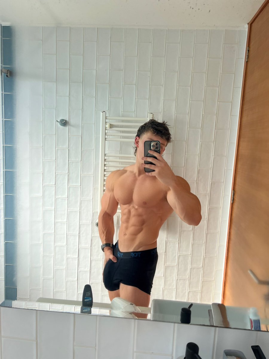 alphather1's tweet photo. Daddy needs a fat wallet to drain https://t.co/H1F89qXHKb