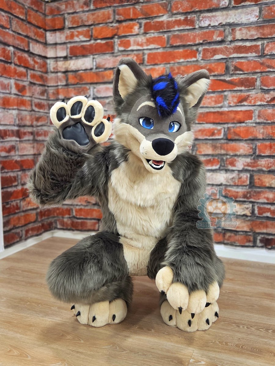 CritterWorkshop's tweet photo. @TheInodog Fursuit maker from the Netherlands here ❤️ https://t.co/JVISi0O4uA