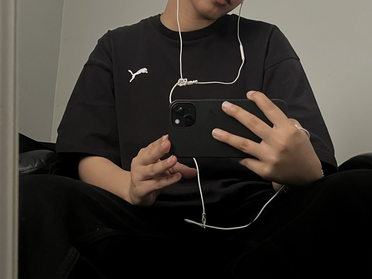 lay tweet media